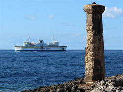 De M.V. Gaudos tijdens het ronden van Latern point op Comino